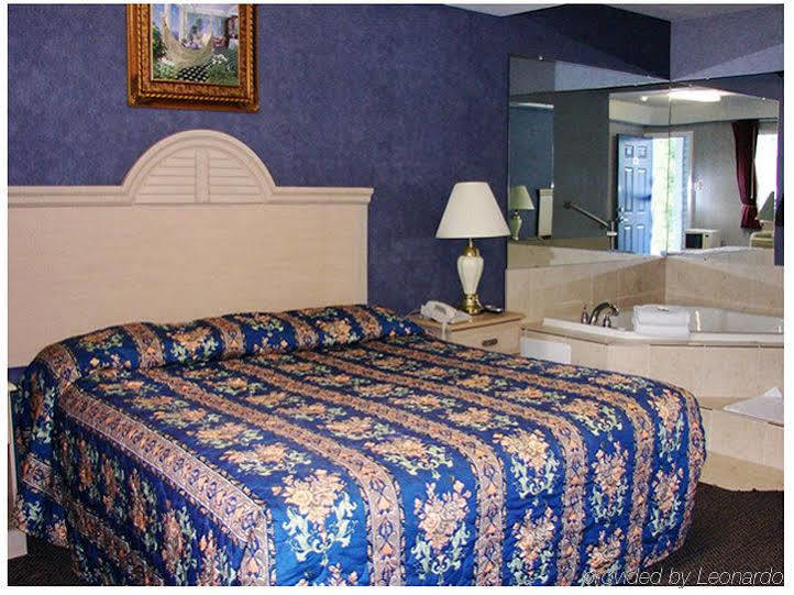 Village Inn & Suites - Smithville Room photo
